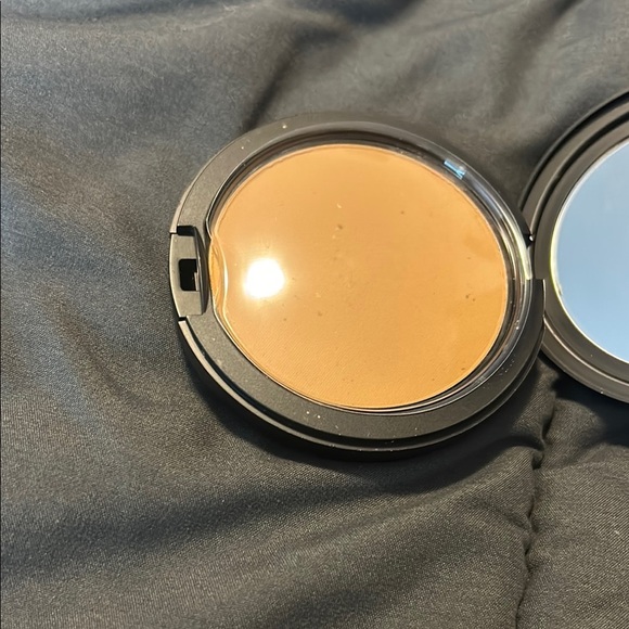 MAC Studio Fix Powder Plus Foundation - Picture 1 of 6